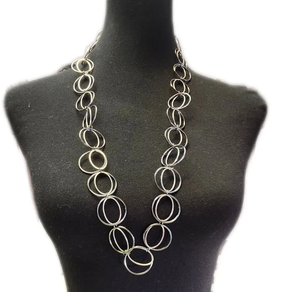Daisy Fuentes Silver & Black Toned Loop Metallic Necklace, 16